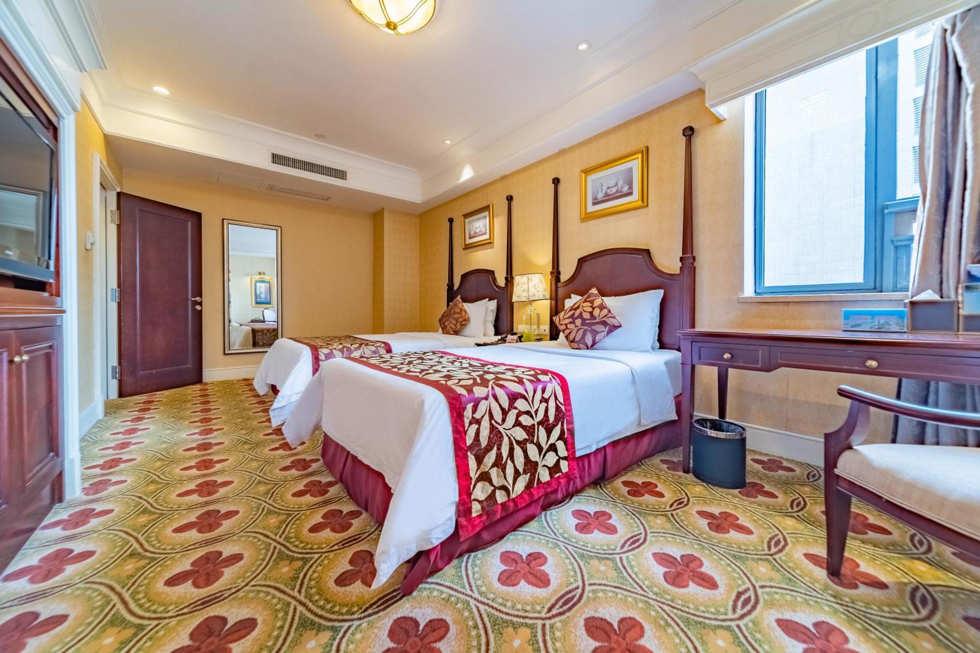 Ramada Yichang Hotel Exterior photo